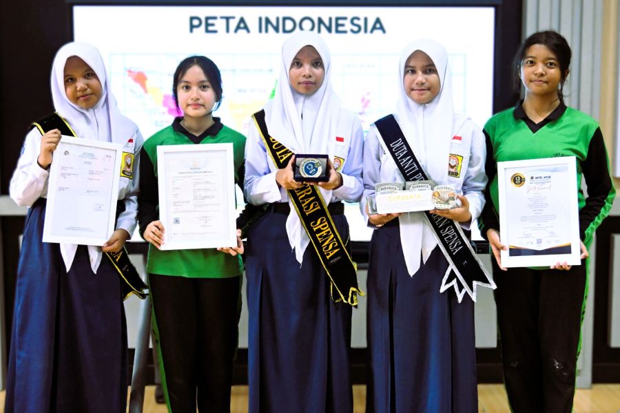 belajar-stem-dari-lingkungan-murid-smp-negeri-1-medan-raih-gold-medal-di-malaysia