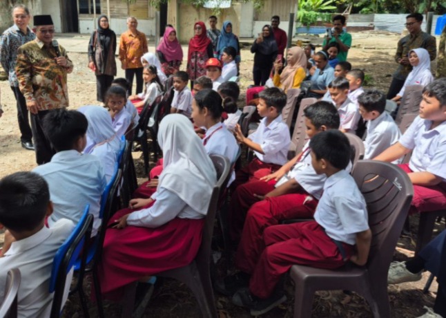 Di Kota Kinabalu, Mendikdasmen Antusias Menyapa Siswa Sekolah Indonesia