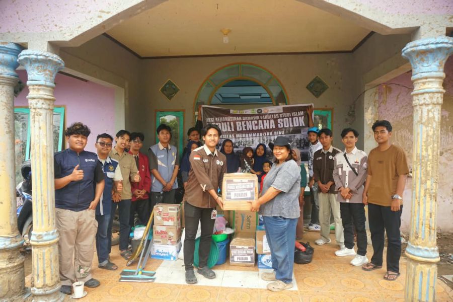 Ormawa FSI UMRI Salurkan Bantuan untuk Pelajar Terdampak Banjir dan Galodo di Solok