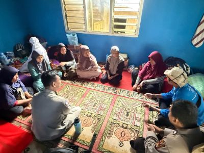 kirim-relawan-trauma-healing-cara-uir-bantu-pulihkan-psikis-korban-banjir-sumatera-barat