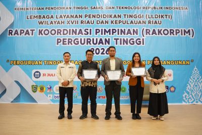 konsisten-empat-tahun-uir-dominasi-penghargaan-pengelola-website-dan-media-sosial-terbaik