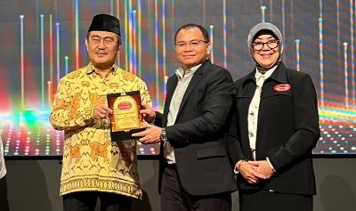 unilak-riau-jalin-kerja-sama-dengan-sekolah-hukum-dan-pemerintahan-jimly-surabaya